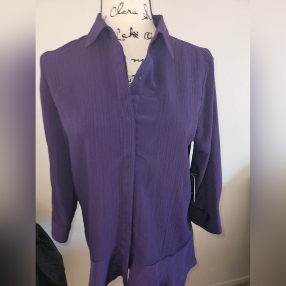 Simply Vera Vera Wang Tops - Simply Vera Womans Blouse Size S.